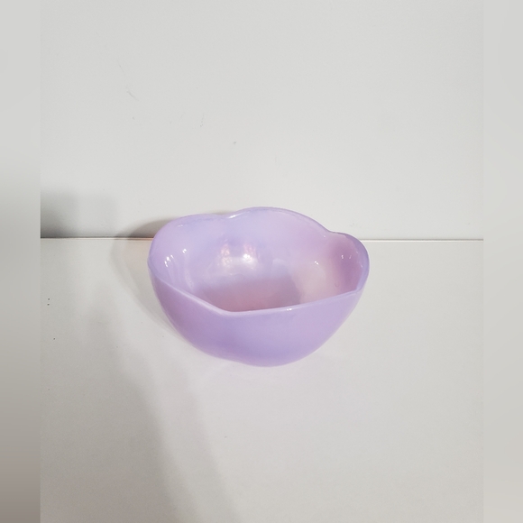 Light purple iridescent bowl - Picture 3 of 8